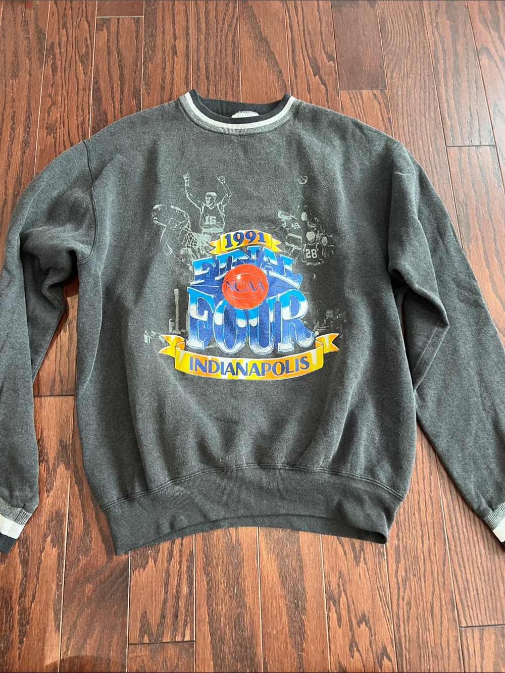 Gray 1991 Final Four Indianapolis Graphic Crewneck Sweater